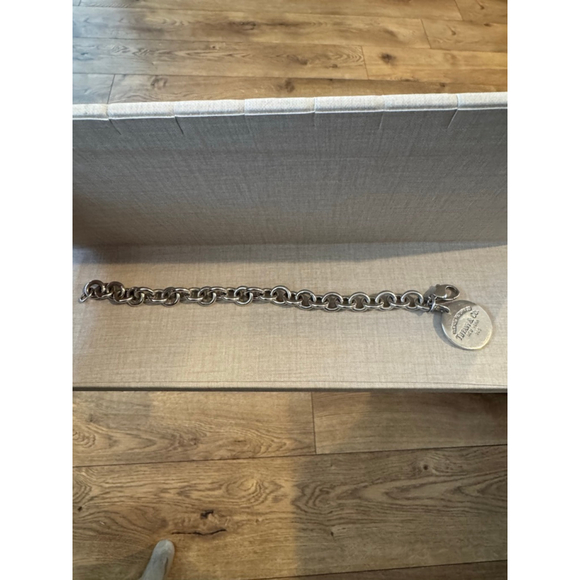 Women's Tiffany & Co. Silver Return to Tiffany Bracelet One Size - Picture 5 of 7